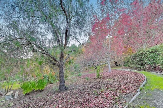 Building Photo - 28 Meadow Rd