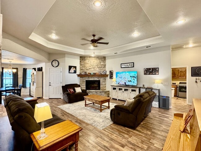 Building Photo - 3313 Northglen Dr
