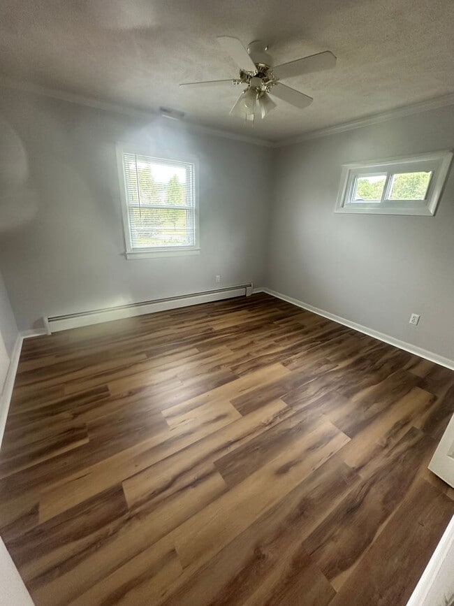 Building Photo - 3 BR 1.5 Bath brick rancher on 2 acres in Fairfield