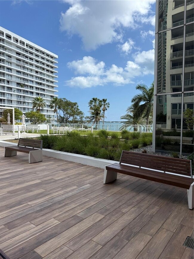 Building Photo - 1541 Brickell Ave