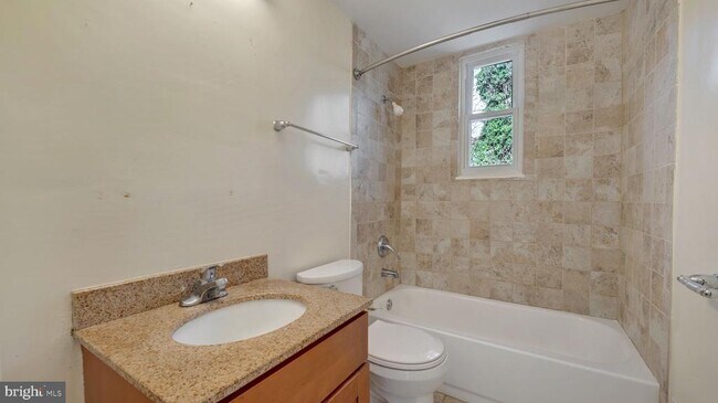 Building Photo - 1604 Woodhill Ct