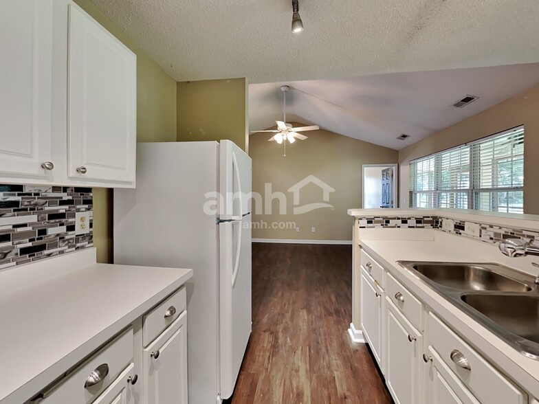 Building Photo - 1103 Poplar Ridge Rd