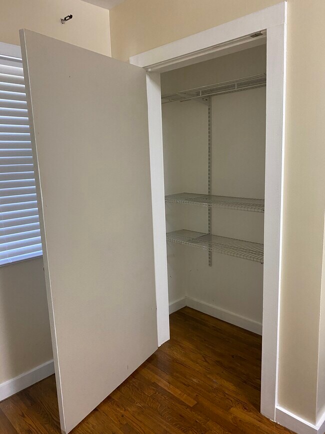 Bedroom 1 Closet - 561 Formwalt St SW