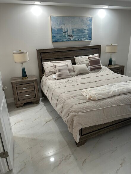 Building Photo - 1391 S Ocean Blvd