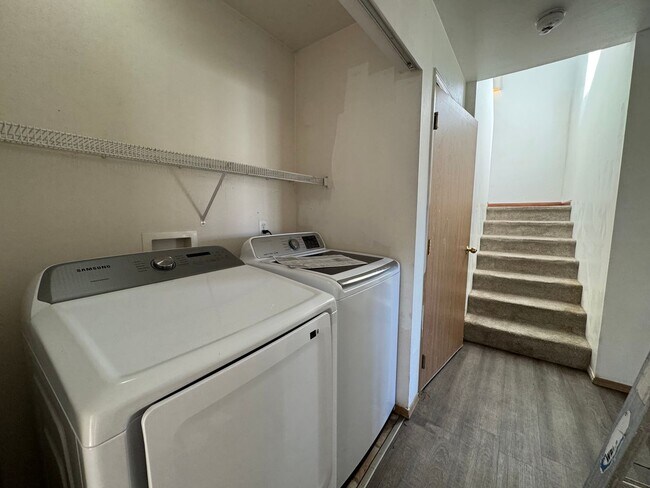 Building Photo - BH T 1335