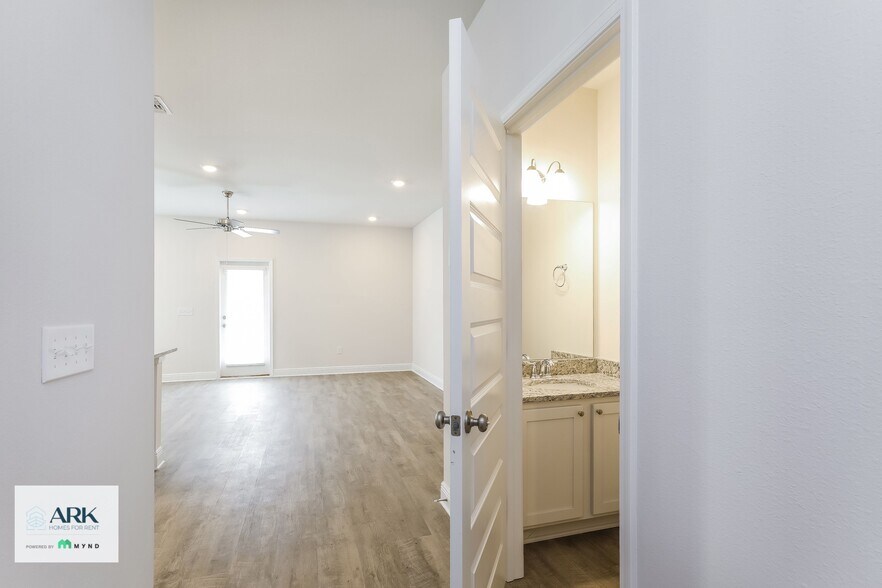 Building Photo - 1652 Caleigh Ct