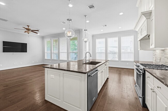 Building Photo - 15 Dylan Branch Dr