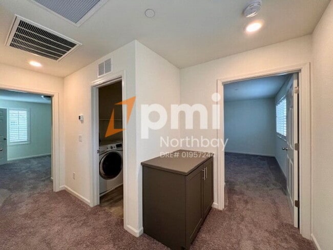 Building Photo - 1476 Descanso Ln