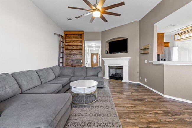 Building Photo - 1318 Settlers Valley Dr