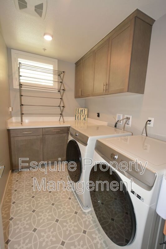 Building Photo - 643 Winchester Dr