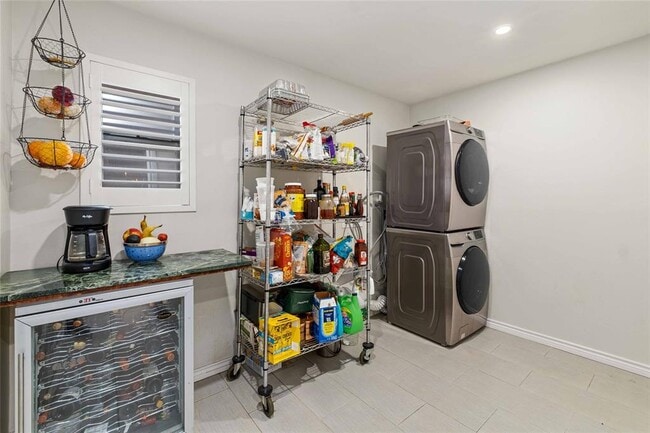 Building Photo - 6903 Moonmont Dr