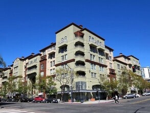 Building Photo - 1501 Front St