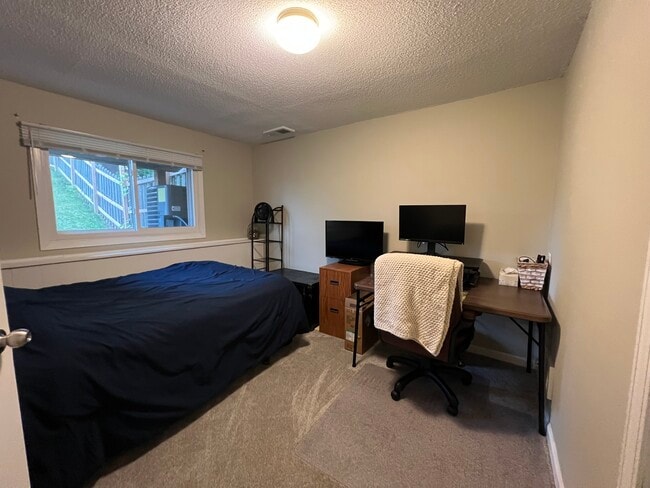 Building Photo - 2497 Copper Cliff Trail