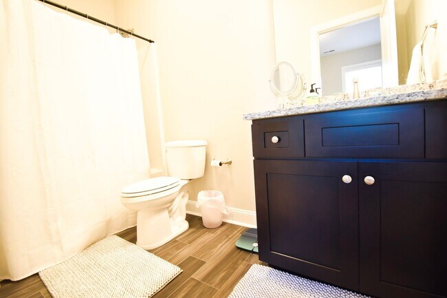 Building Photo - 4 Bedroom 3.5 Bath, No Pets