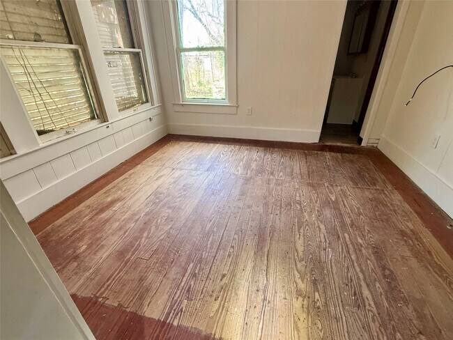 Building Photo - 202 S Magnolia St