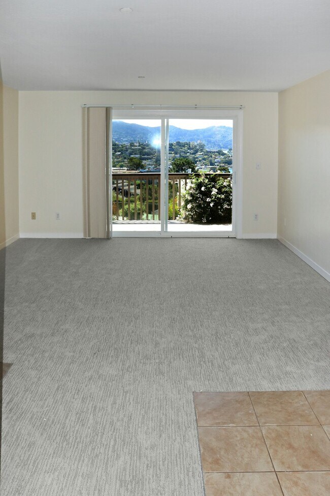 Building Photo - 55 Marinero Cir