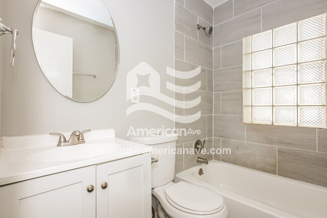 Building Photo - 5823 N 27th Ave