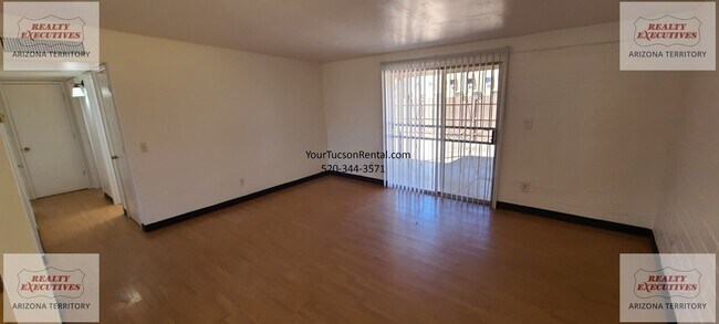 Building Photo - 29th St & Craycroft Rd area 2/2 with yard & A/C System