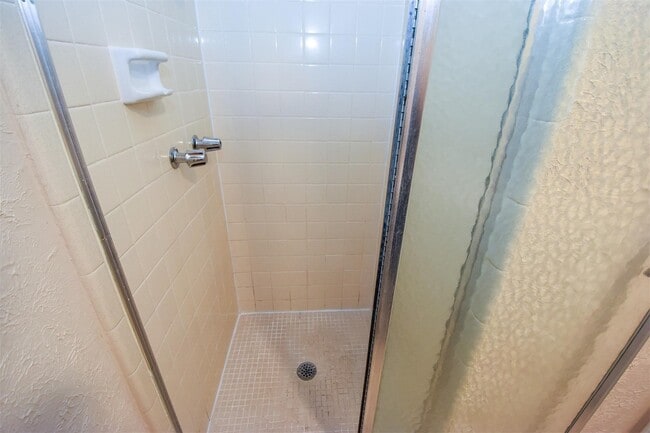 Building Photo - 1524 Beaumont Rd