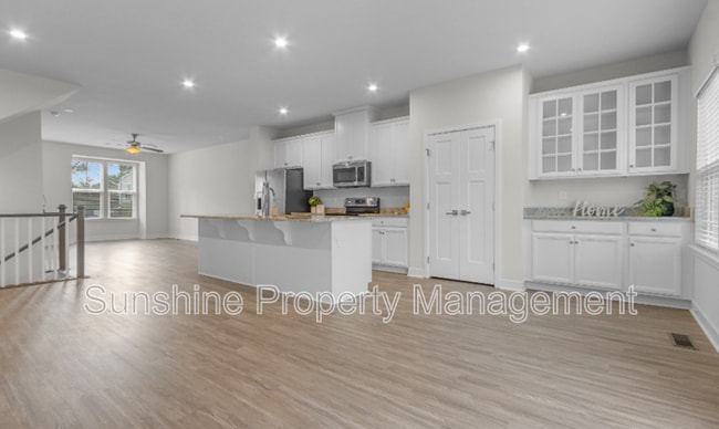 Building Photo - 432 Westport St