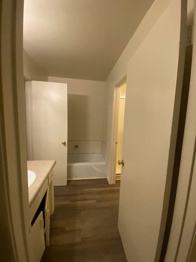 Building Photo - 1952 Stine Rd