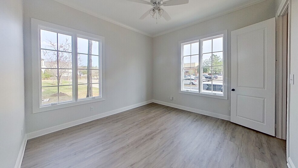 Building Photo - 1946 Chestnut Pk Ln