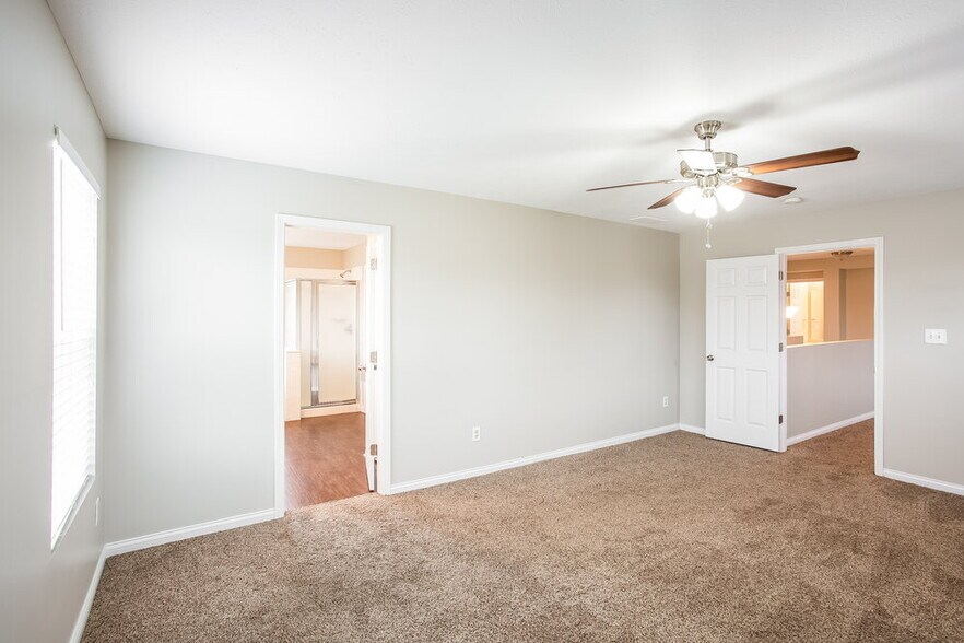 Building Photo - 8025 Cole Wood Blvd