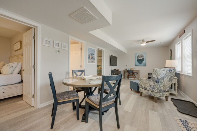 Building Photo - 600 W. Third Street