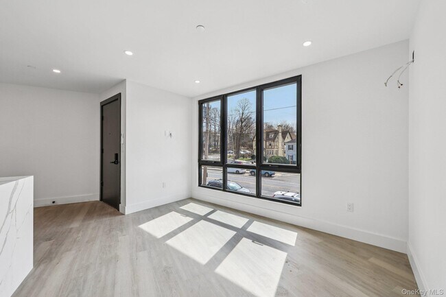 Building Photo - 325 Manville Rd