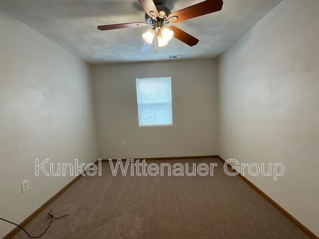 Building Photo - 1808 Jamestown Rd
