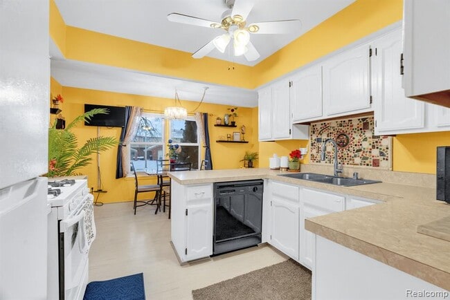 Building Photo - 3170 Woods Cir Dr