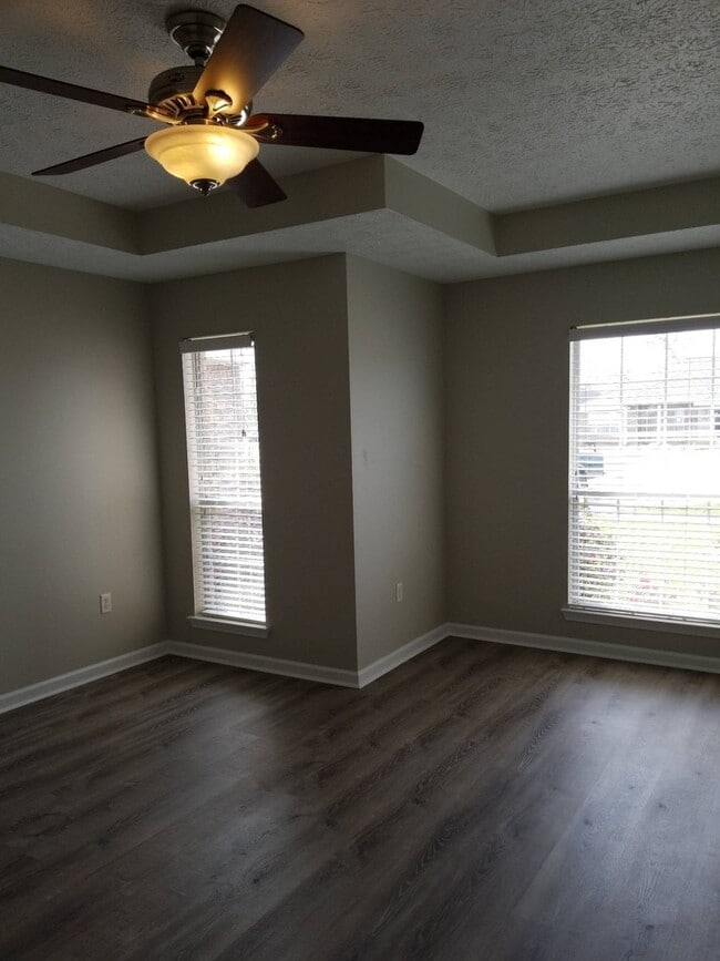 Building Photo - 2915 Cedars Crossing