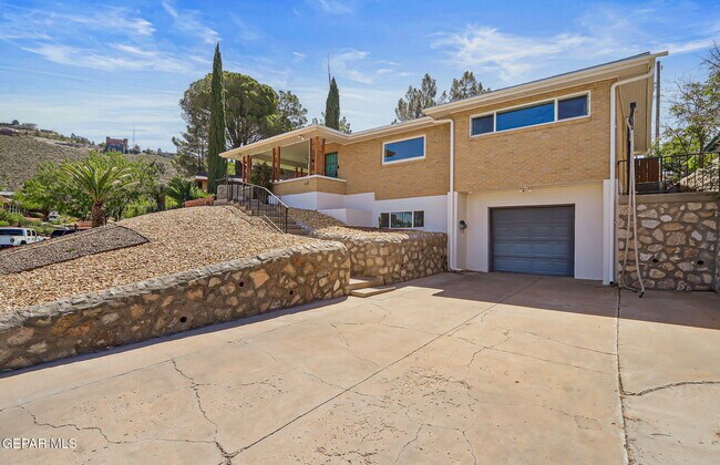 Building Photo - 904 Turney Dr
