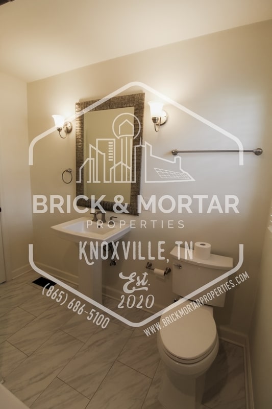 Building Photo - 1416 Myart Ln