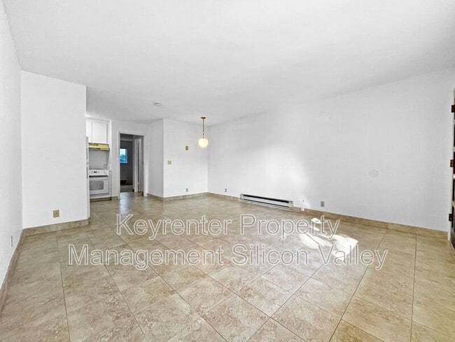 Building Photo - 889 Canfield Ct