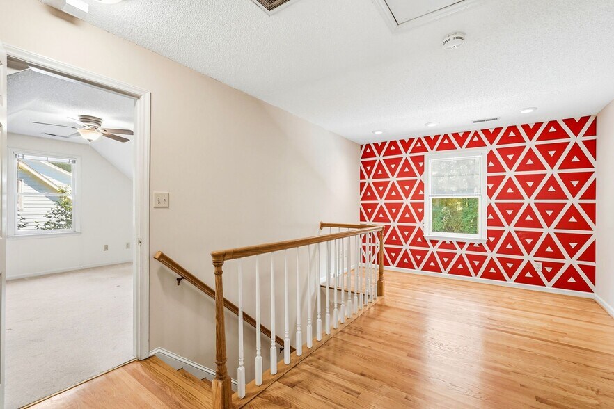 Building Photo - 1424 Brookwood Dr