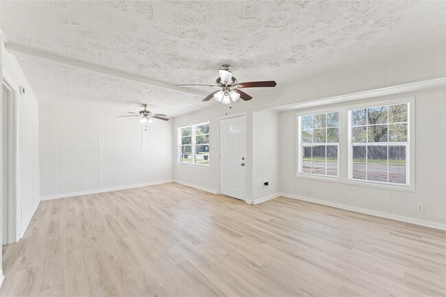 Building Photo - 7725 St Lo Rd