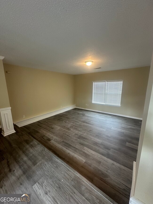 Building Photo - 3682 Fremont Dr