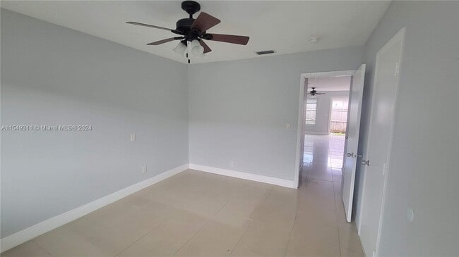 Building Photo - 730 NE 46th Ct