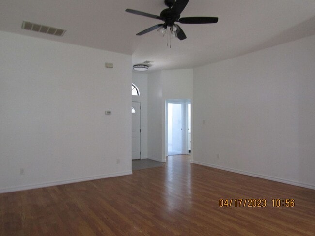 Building Photo - 4104 SW Wendy Dr