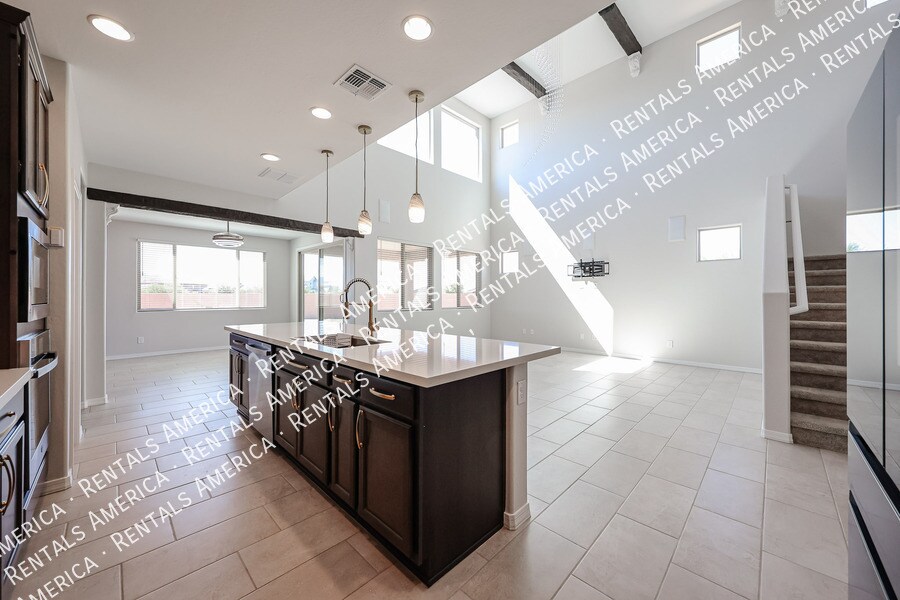 Building Photo - 11128 S 54th Ln