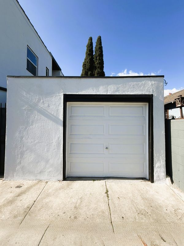 Building Photo - 1169 E Broadway