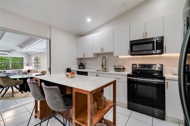 Building Photo - 11515 SW 81st Rd