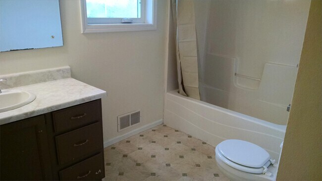 Building Photo - 3597 Gershwin Pl