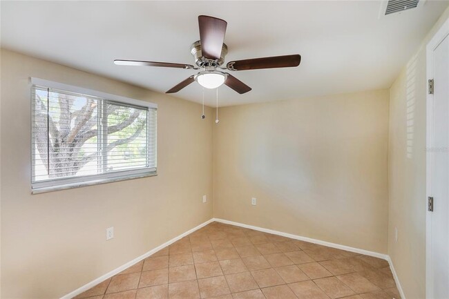 Building Photo - 9236 Rainbow Ln