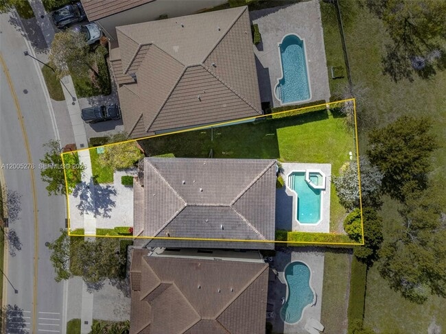 Building Photo - 19278 NE 6th Ave