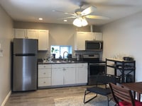 Building Photo - NEWLY REMODELED 1 BED 1 BATH