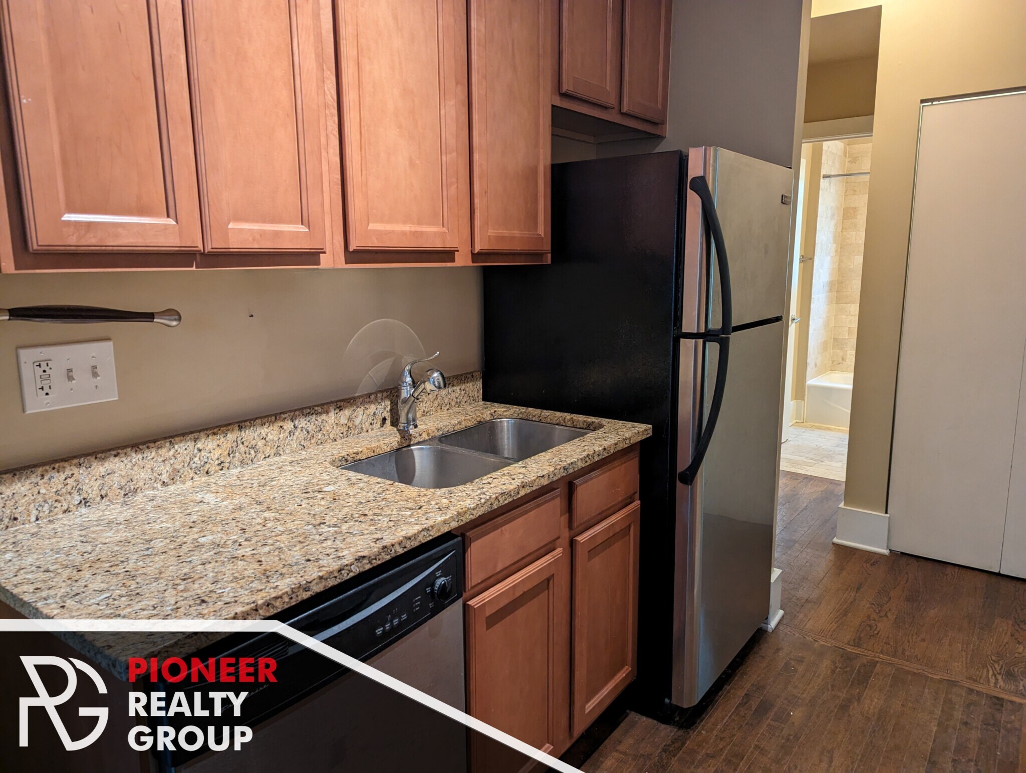 Building Photo - 3455 N Wolcott Ave