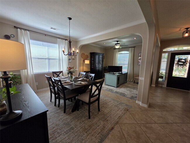 Building Photo - 6158 Cornell Ln