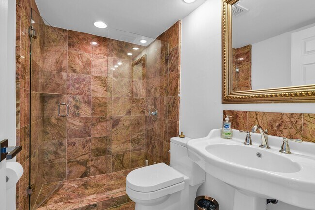 Building Photo - 753 Villa Portofino Cir